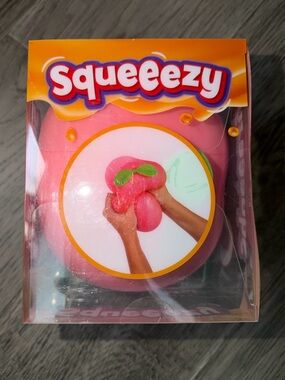 *BRAND NEW* Sunny Days Squeeezy Peach